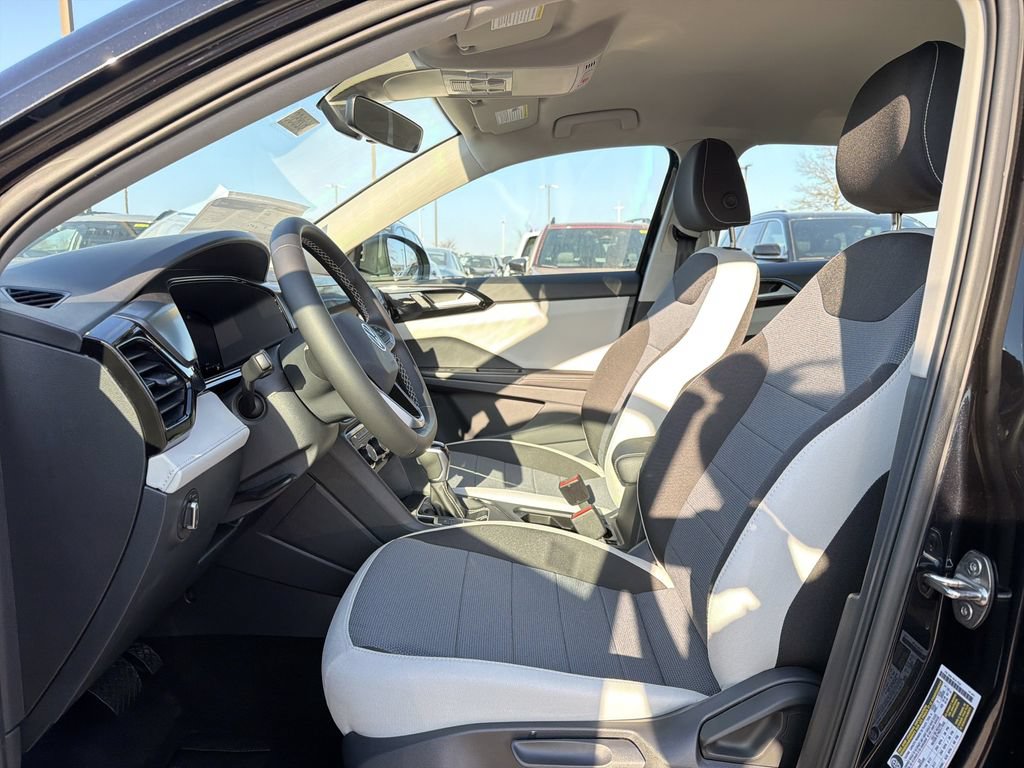 New 2026 Volkswagen Taos S FWD image 11