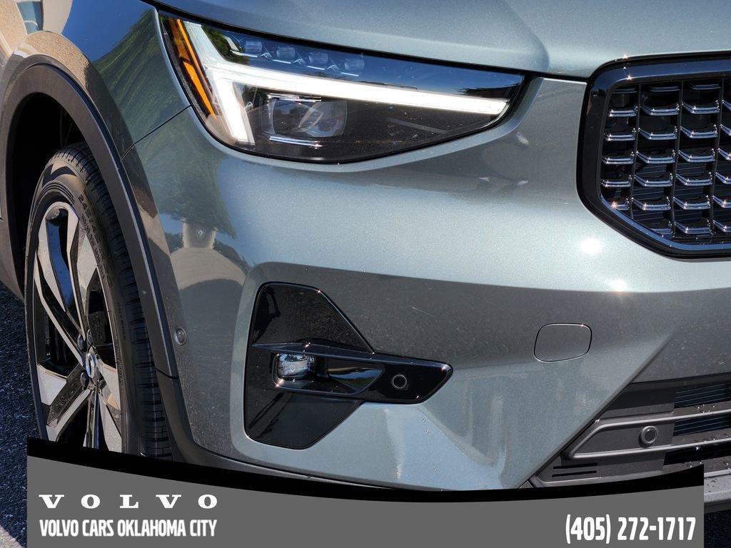 New 2026 Volvo XC40 B4 Plus w/ Protection Package Premier image 7