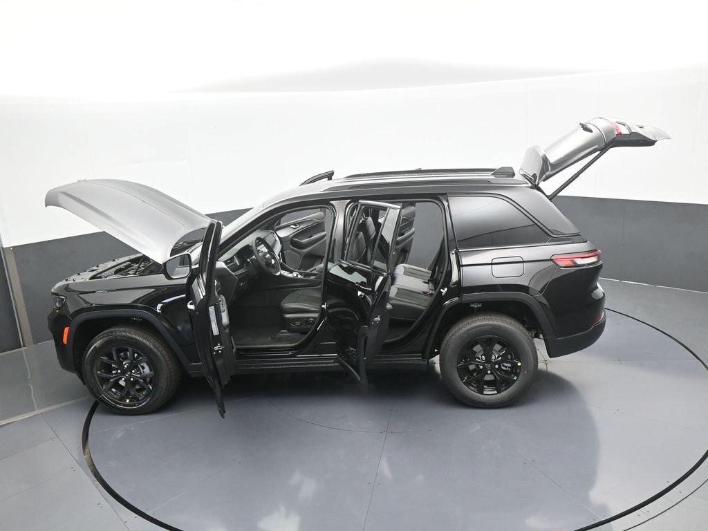 New 2025 Jeep Grand Cherokee Altitude image 58