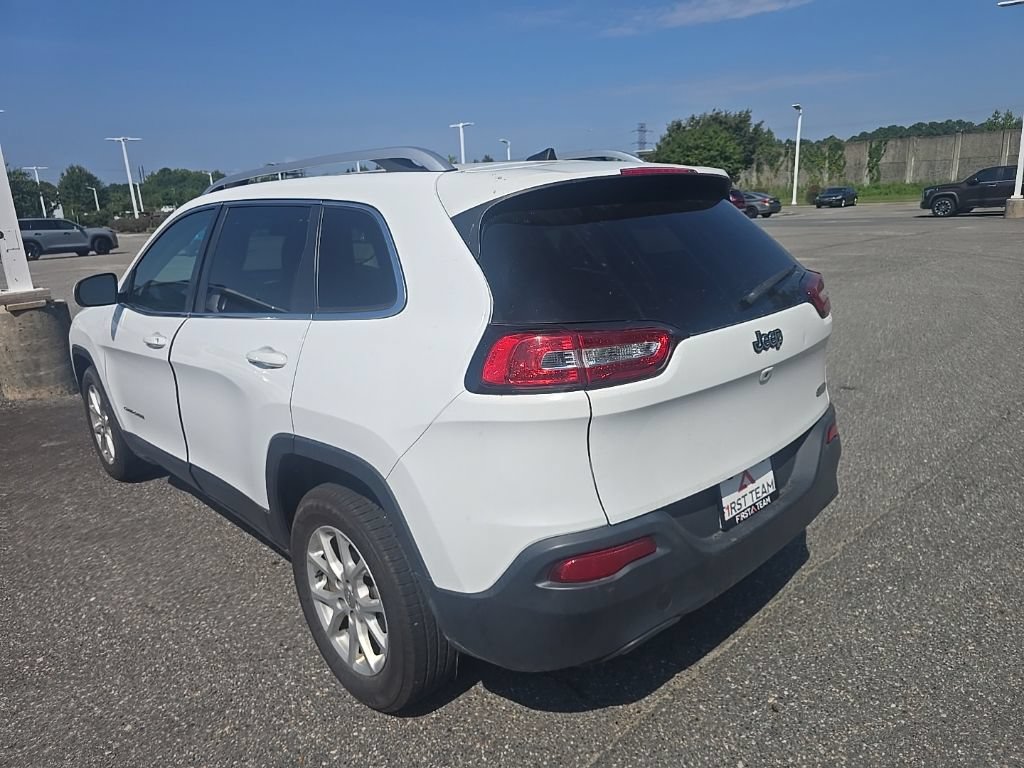 Used 2017 Jeep Cherokee Latitude FWD image 7