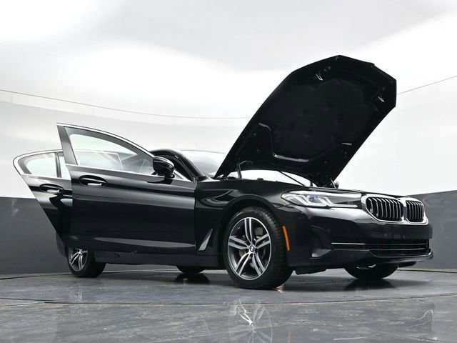 Used 2022 BMW 530i xDrive w/ Premium Package image 40