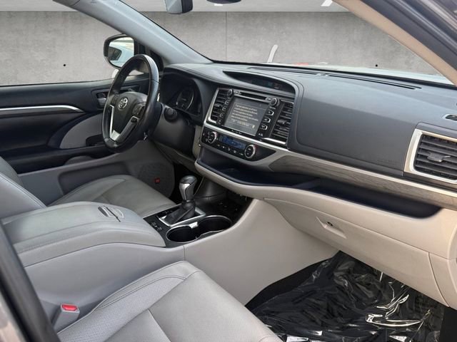 Used 2019 Toyota Highlander Limited Platinum image 24