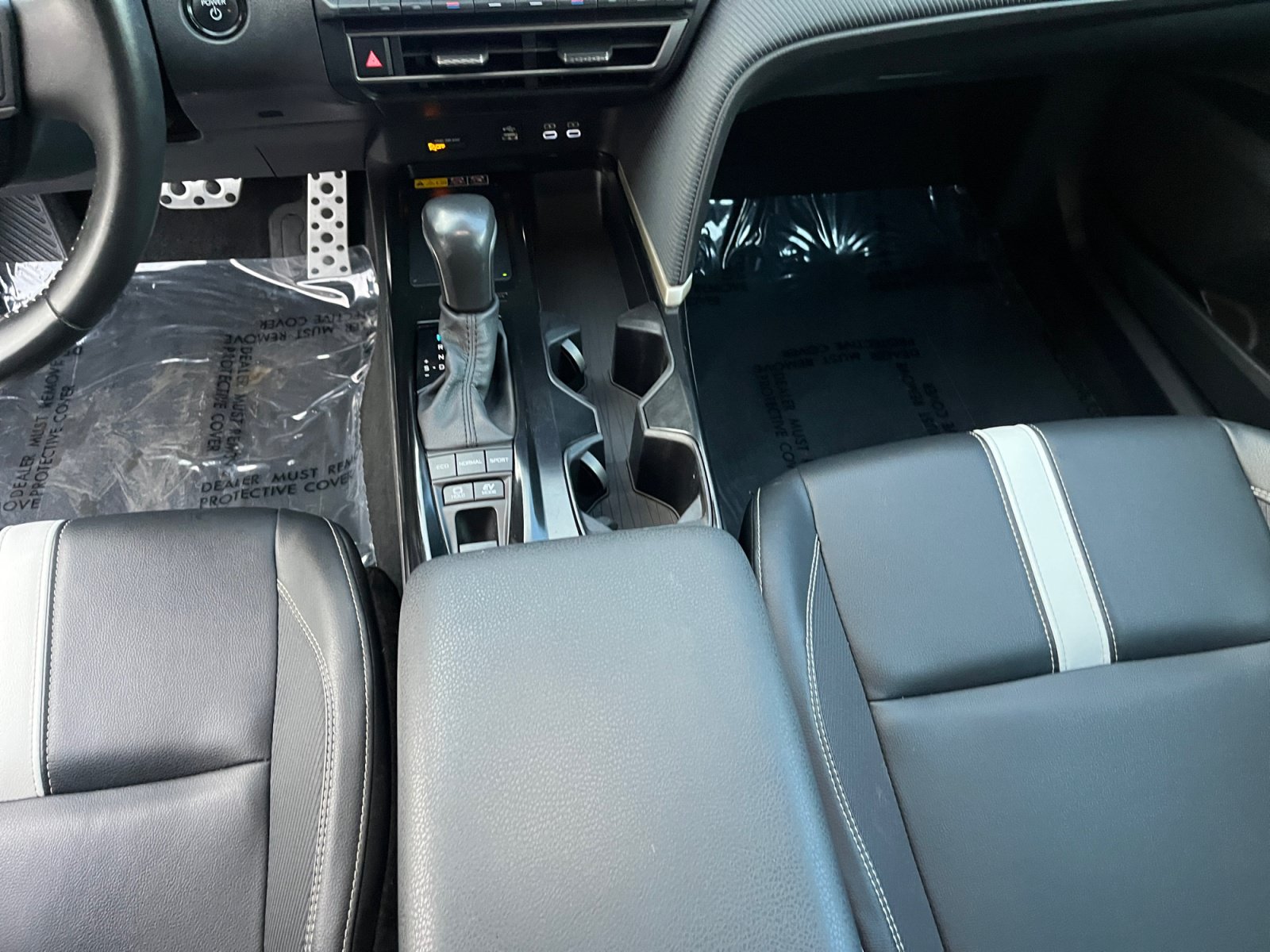 Used 2025 Toyota Camry SE FWD image 18