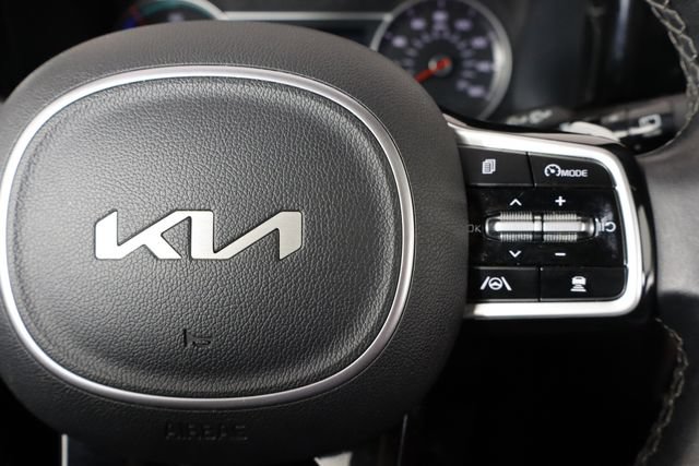Used 2022 Kia Sorento EX w/ Panoramic Sunroof Package FWD image 10