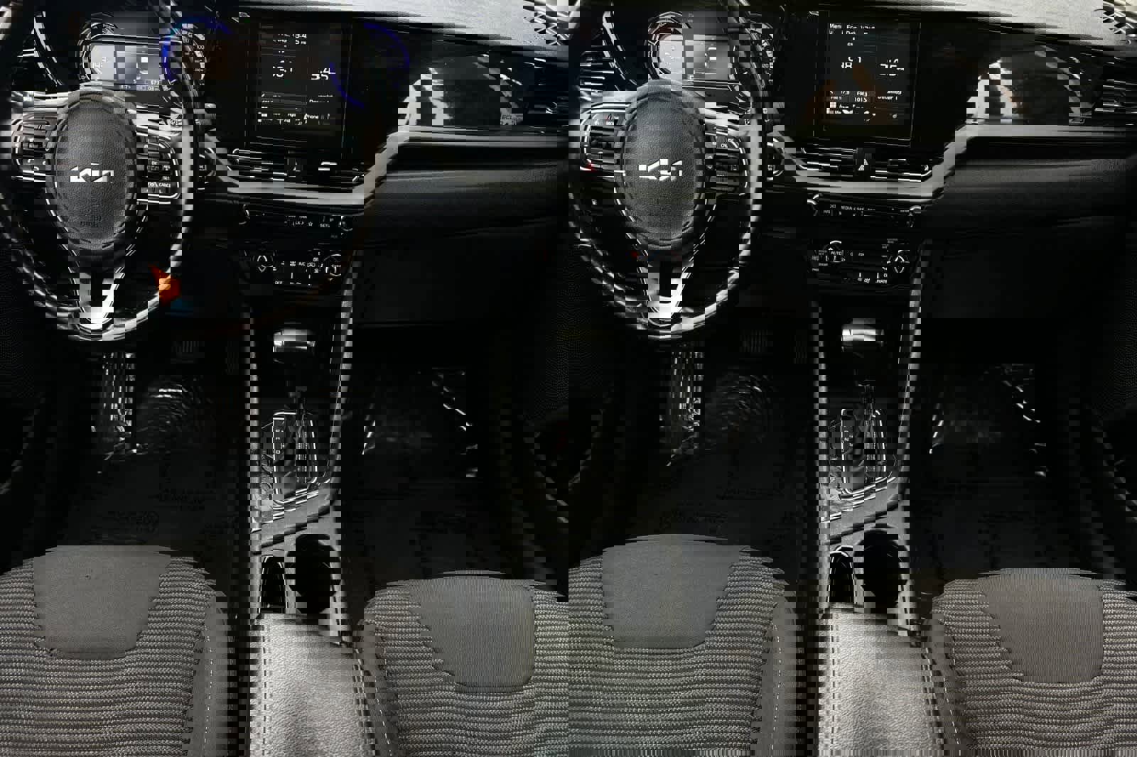 Used 2022 Kia Niro LXS image 4