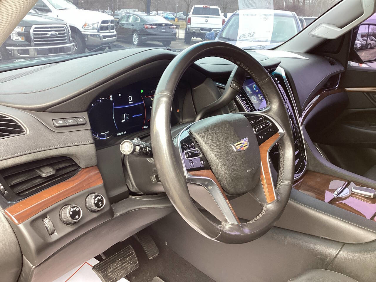 Used 2017 Cadillac Escalade ESV Luxury AWD/4WD image 14