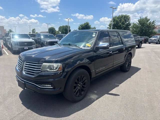 Used 2015 Lincoln Navigator L 4WD image 3