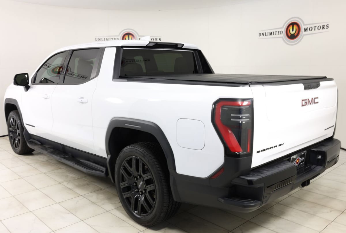 Used 2026 GMC Sierra EV Elevation w/ LPO, Elevation Dark Package AWD/4WD image 4