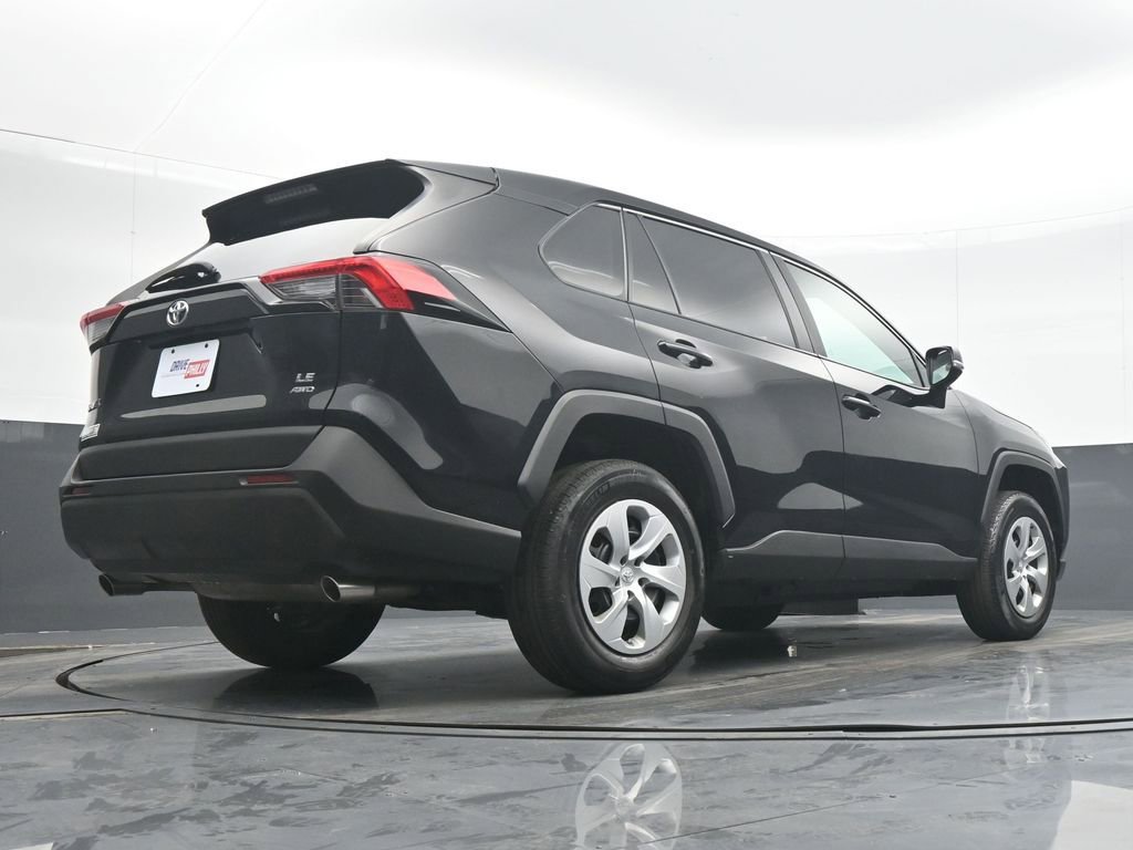 Used 2022 Toyota RAV4 LE image 30