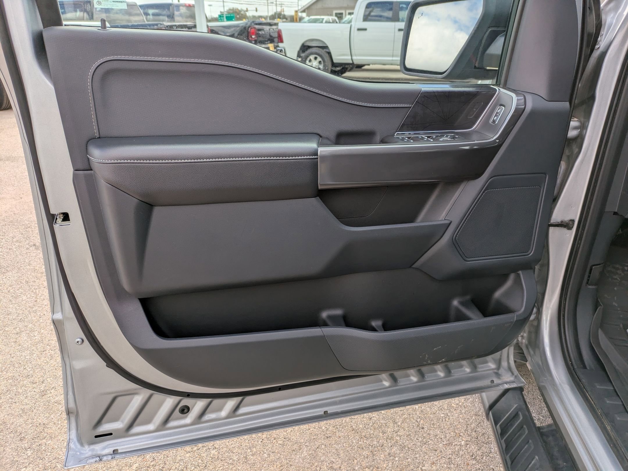 Used 2023 Ford F150 XLT w/ Equipment Group 302A High image 10