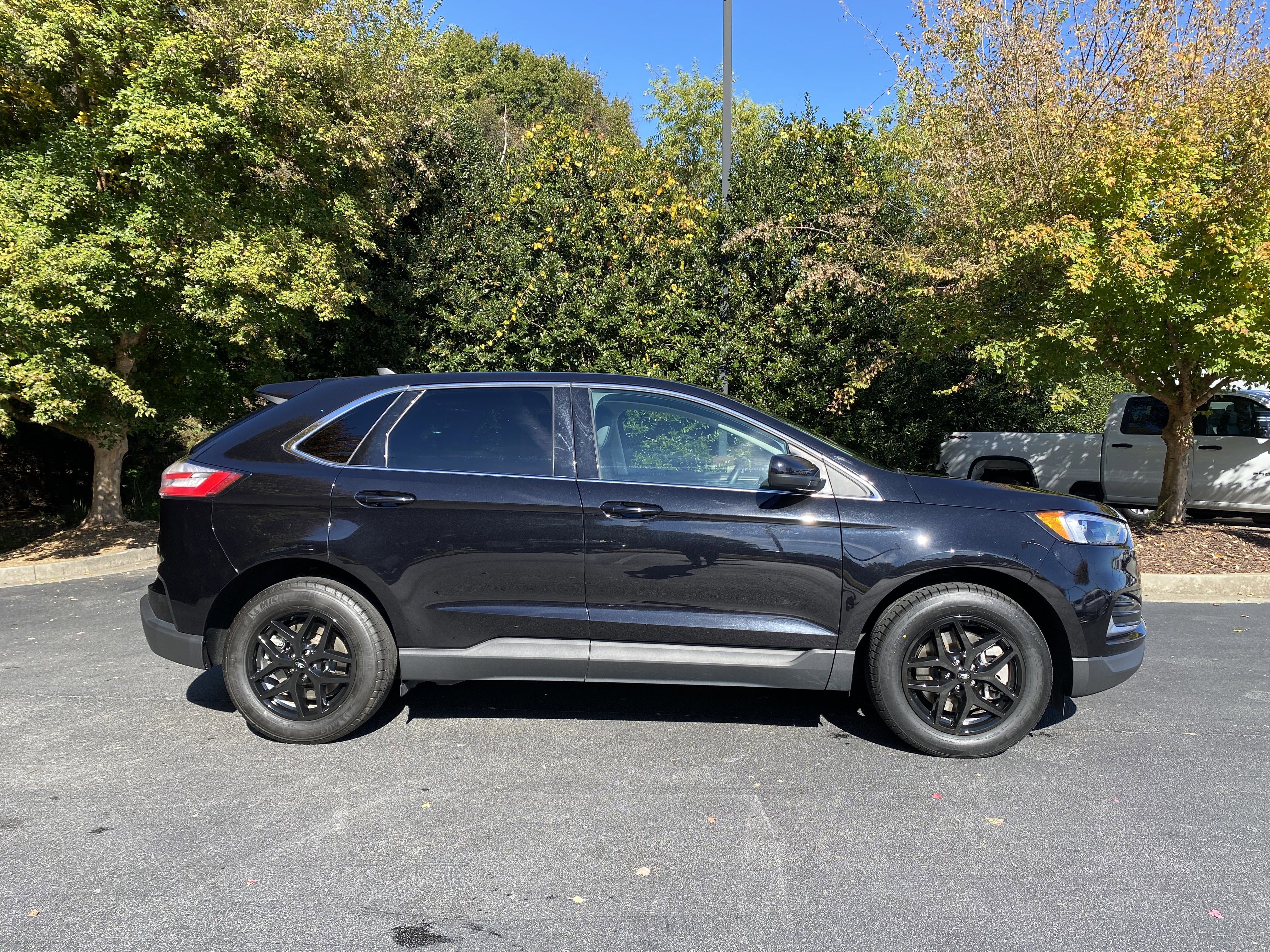Used 2024 Ford Edge SEL image 10