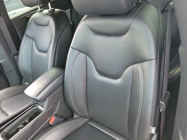 Used 2025 Jeep Compass Limited AWD/4WD image 7