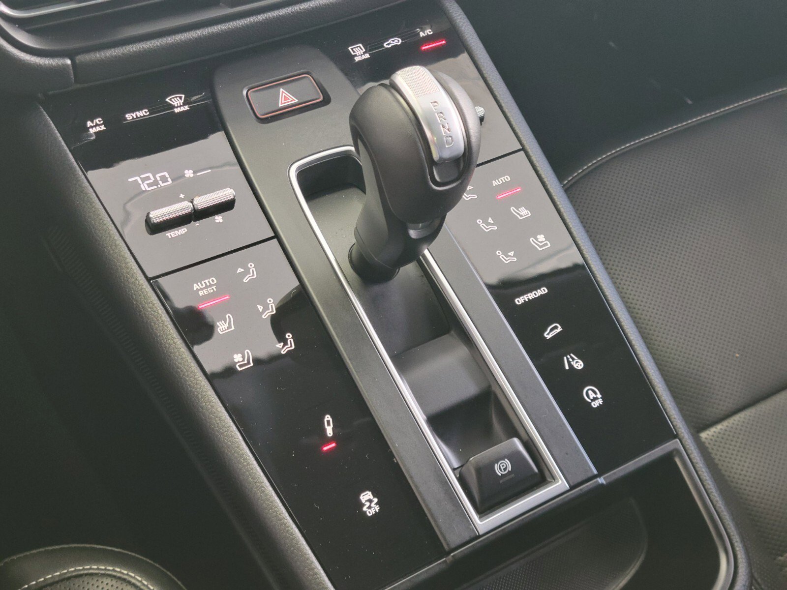 Used 2025 Porsche Macan S image 26