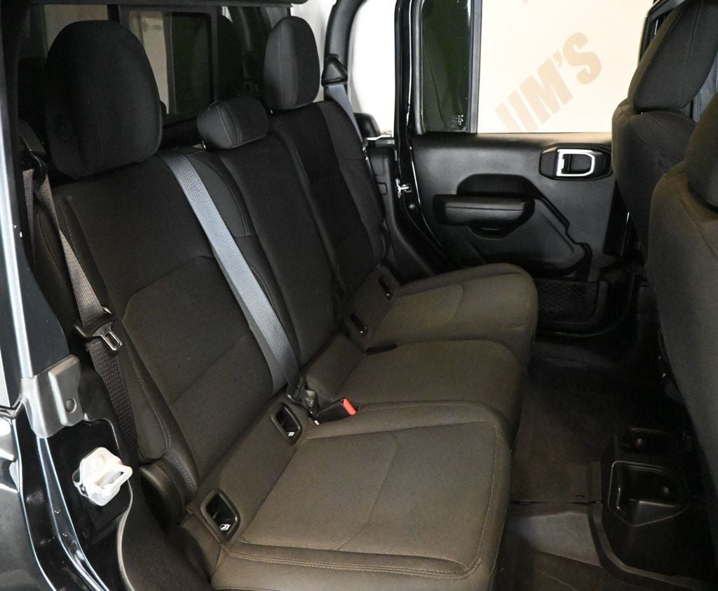 Used 2023 Jeep Gladiator Sport AWD/4WD image 25
