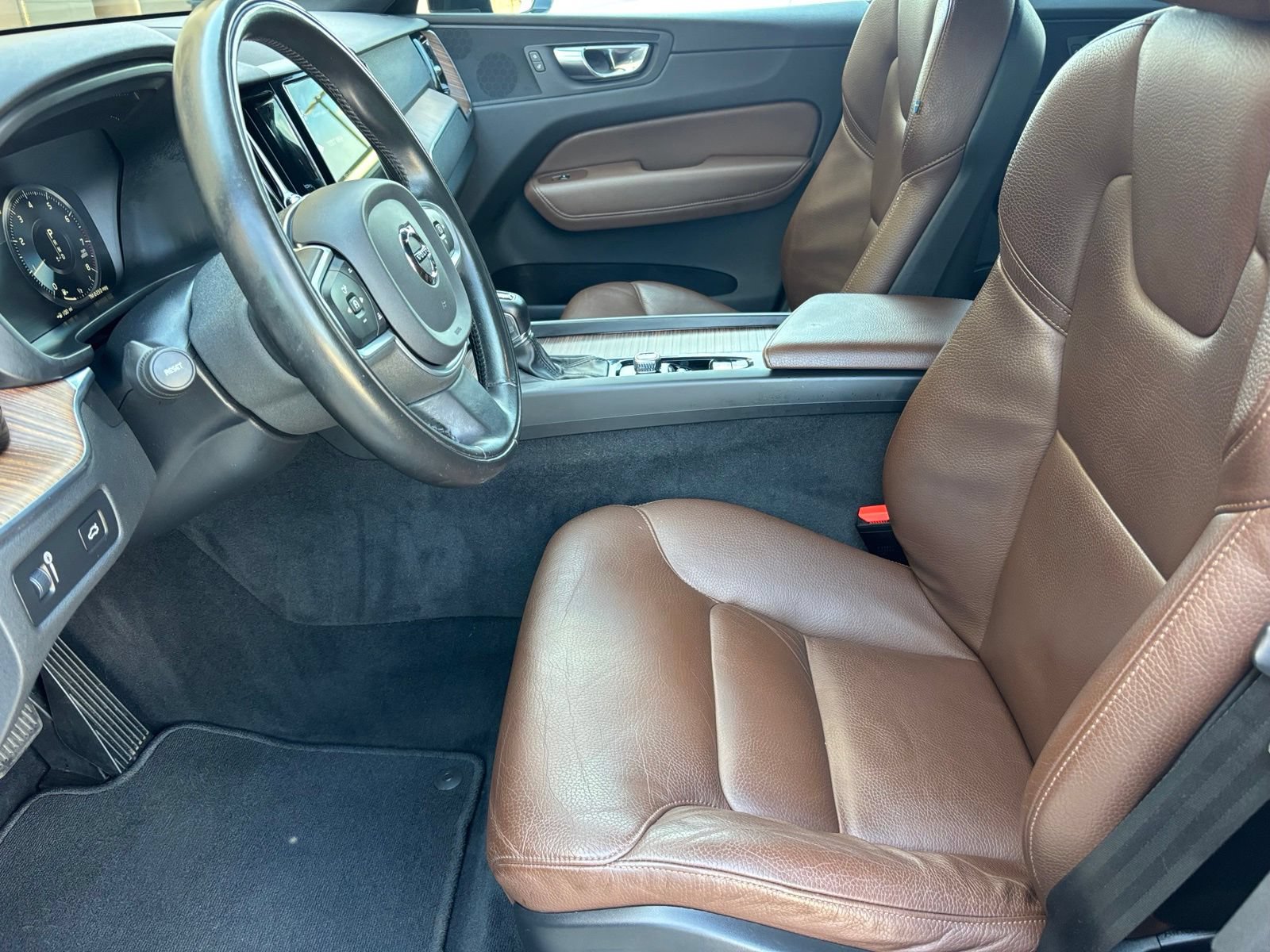 Used 2021 Volvo XC60 T5 Momentum FWD image 13
