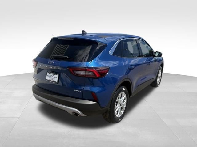Used 2023 Ford Escape Active AWD/4WD image 2