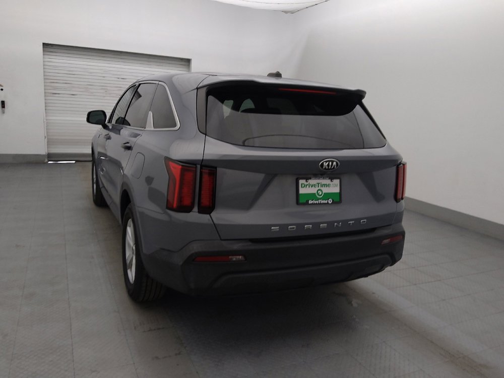 Used 2021 Kia Sorento LX image 5