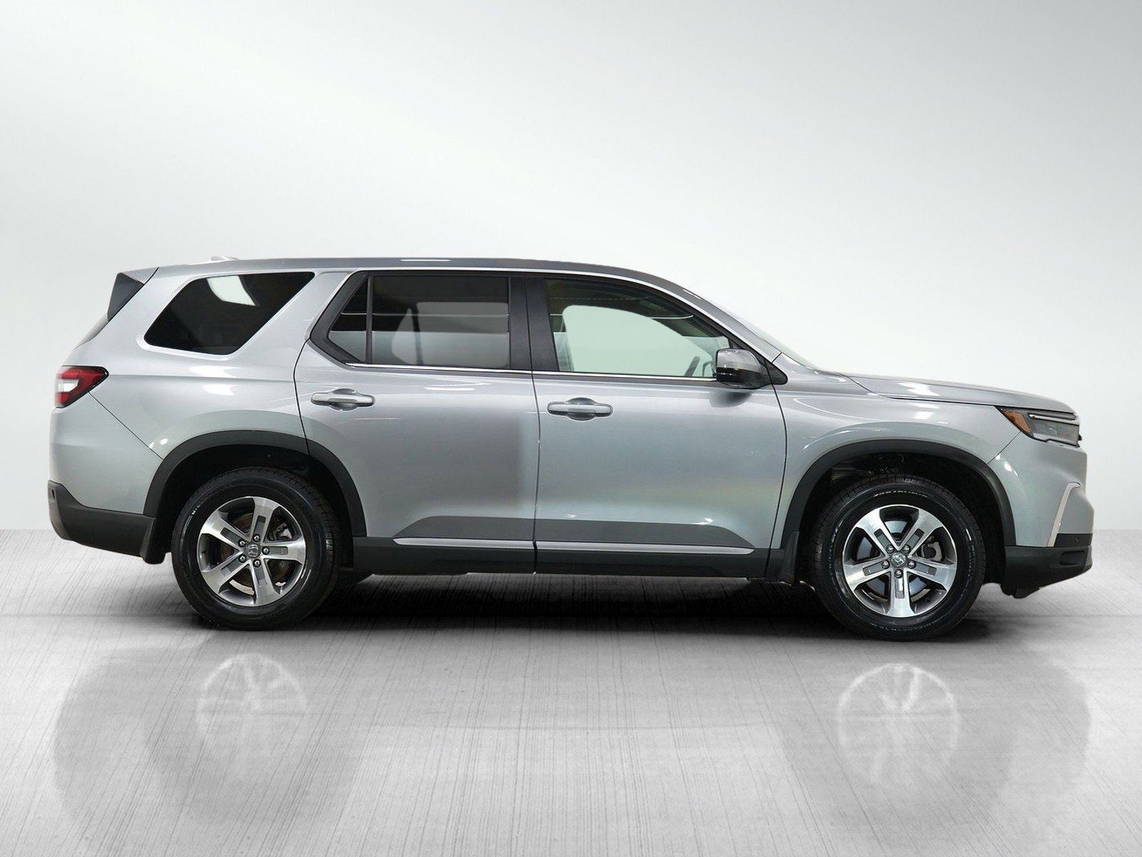 Used 2024 Honda Pilot EX-L image 6