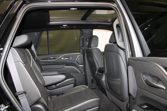 Used 2022 Cadillac Escalade Sport w/ Touring Package AWD/4WD image 11