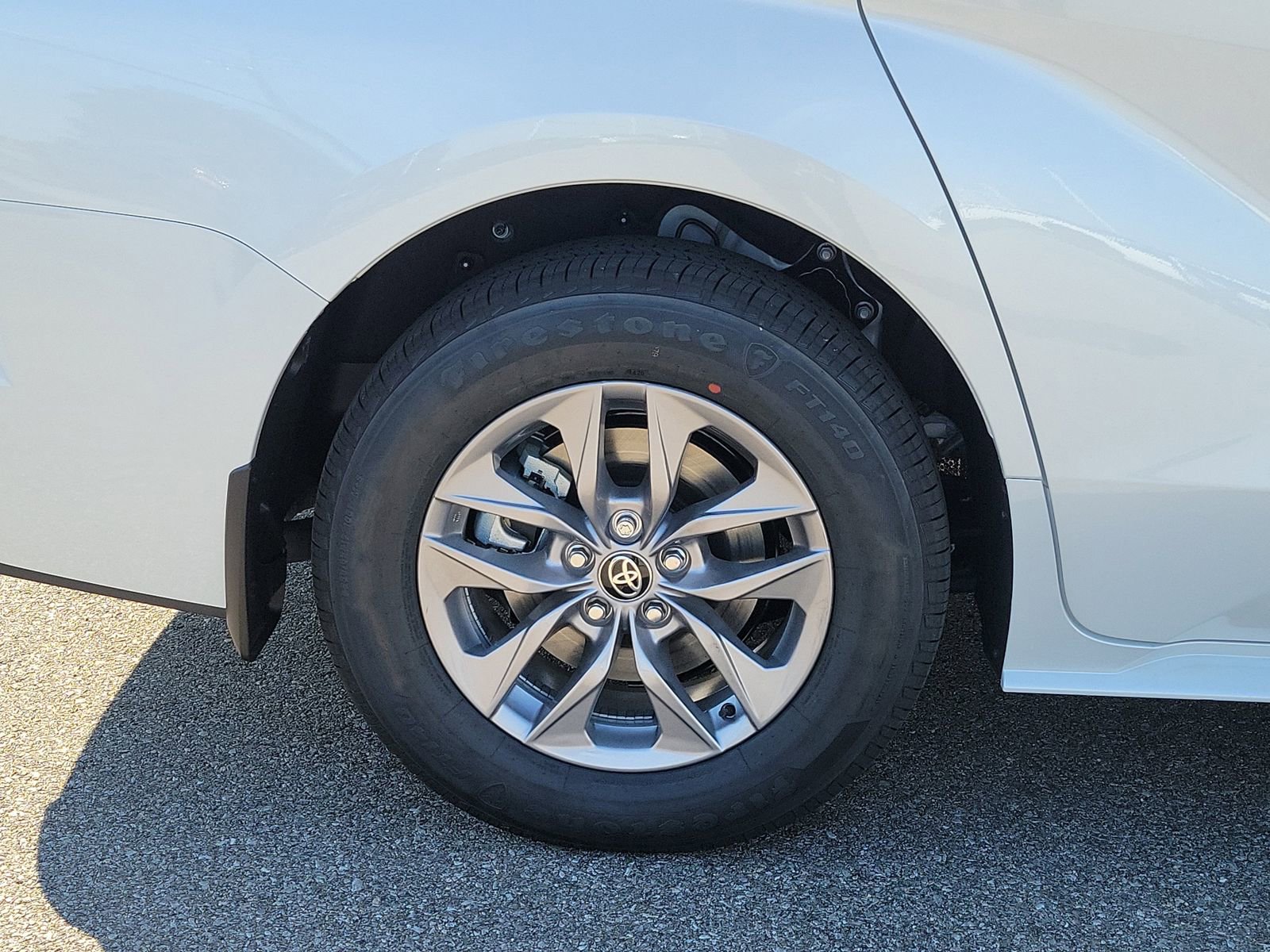 New 2026 Toyota Sienna XLE FWD image 6