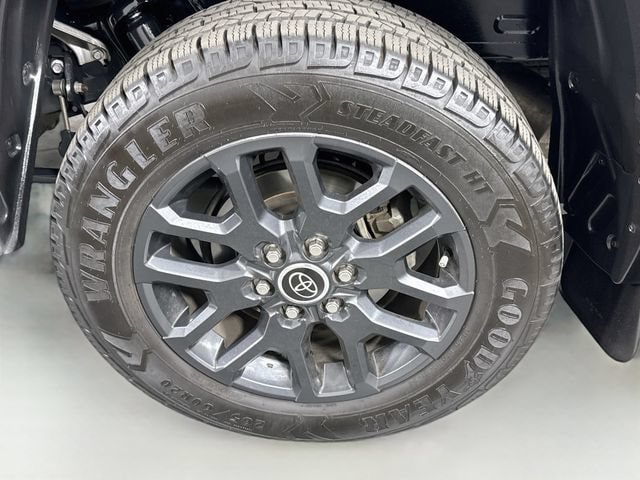 Used 2023 Toyota Tundra Limited AWD/4WD image 30