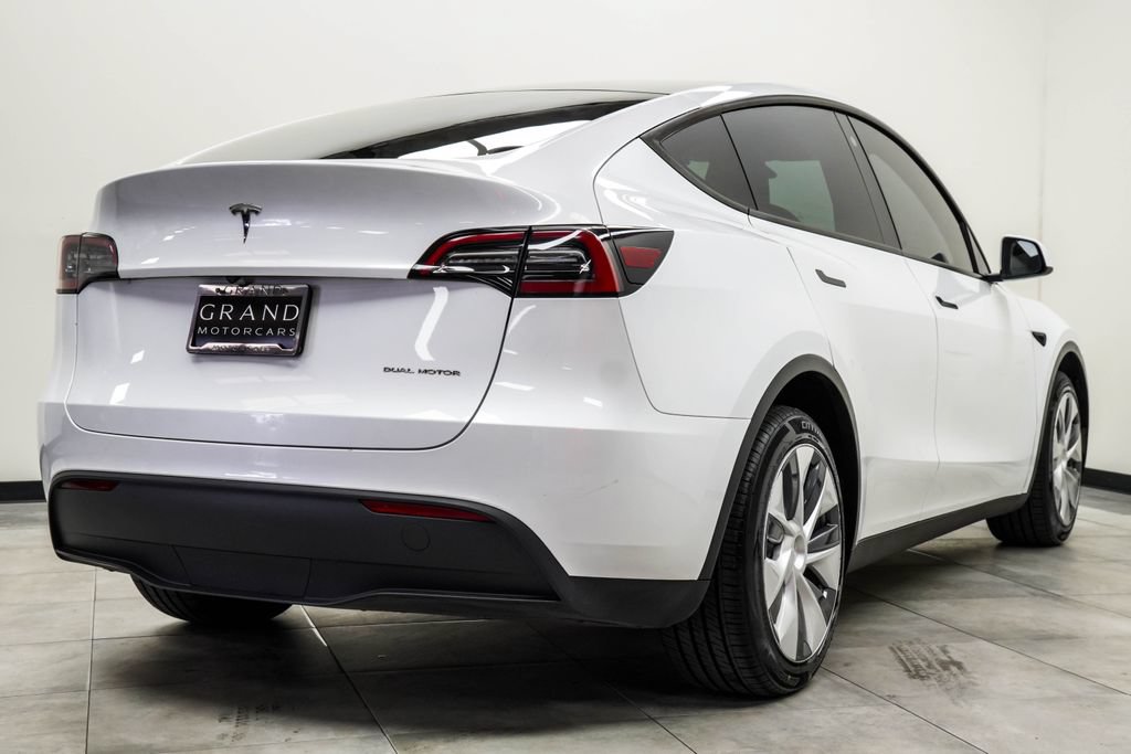 Used 2023 Tesla Model Y Long Range AWD/4WD image 13