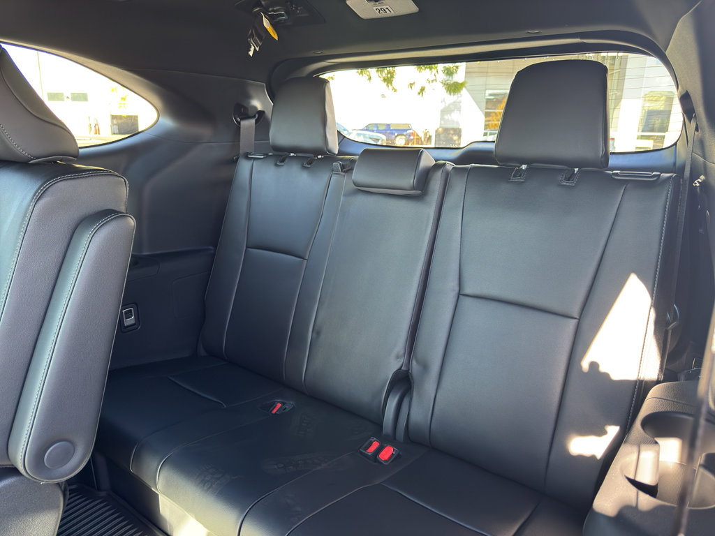 New 2025 Toyota Highlander XSE image 9
