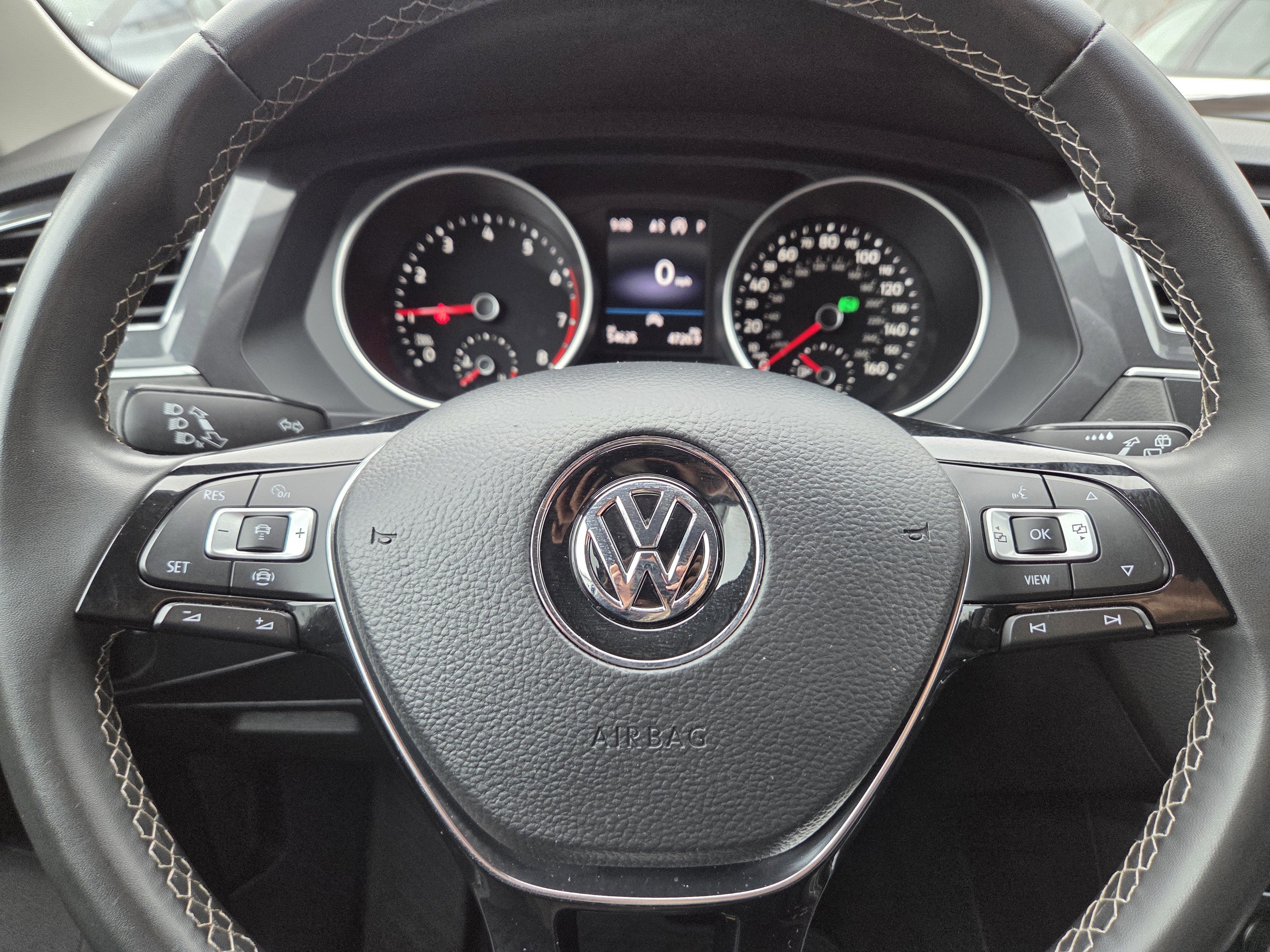 Used 2021 Volkswagen Tiguan SE image 10