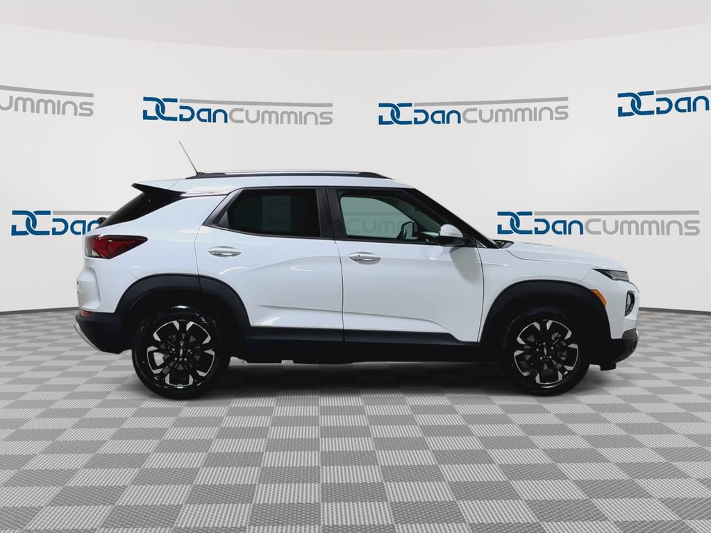 Used 2021 Chevrolet TrailBlazer LT FWD image 2