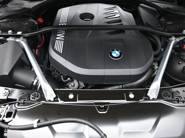 Used 2025 BMW 740i image 32