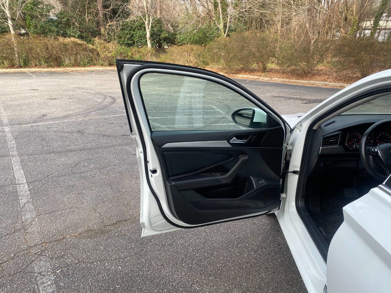 Used 2019 Volkswagen Jetta SE image 15