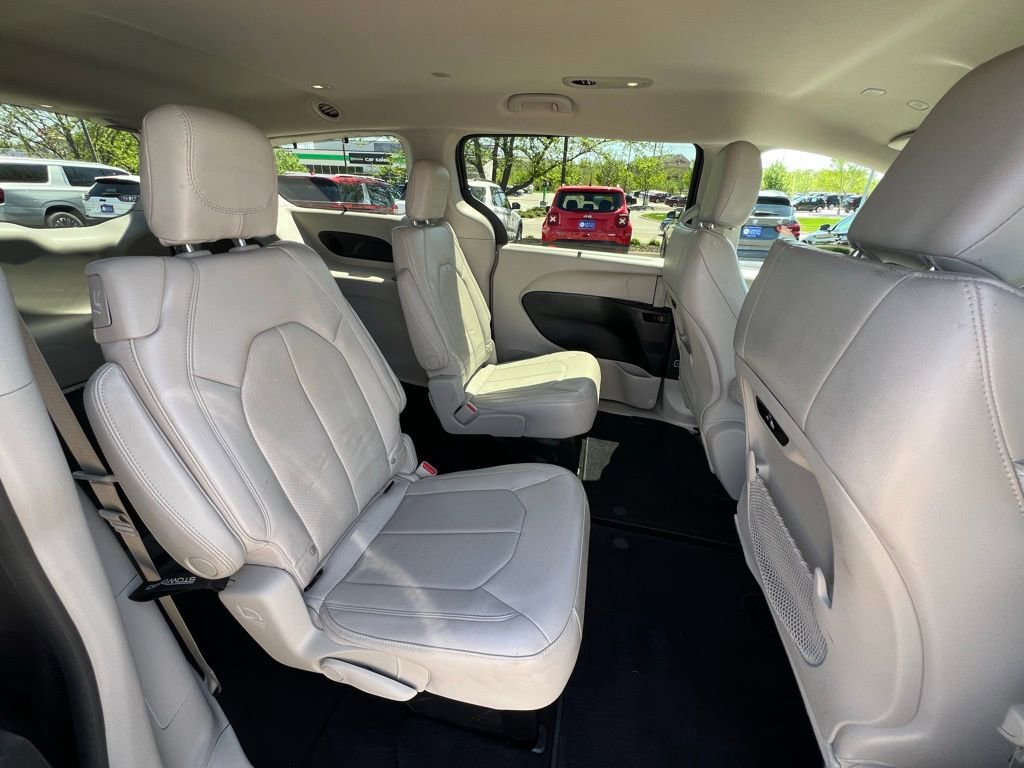 Used 2021 Chrysler Pacifica Touring-L w/ Premium & Safety Sphere Group AWD/4WD image 23