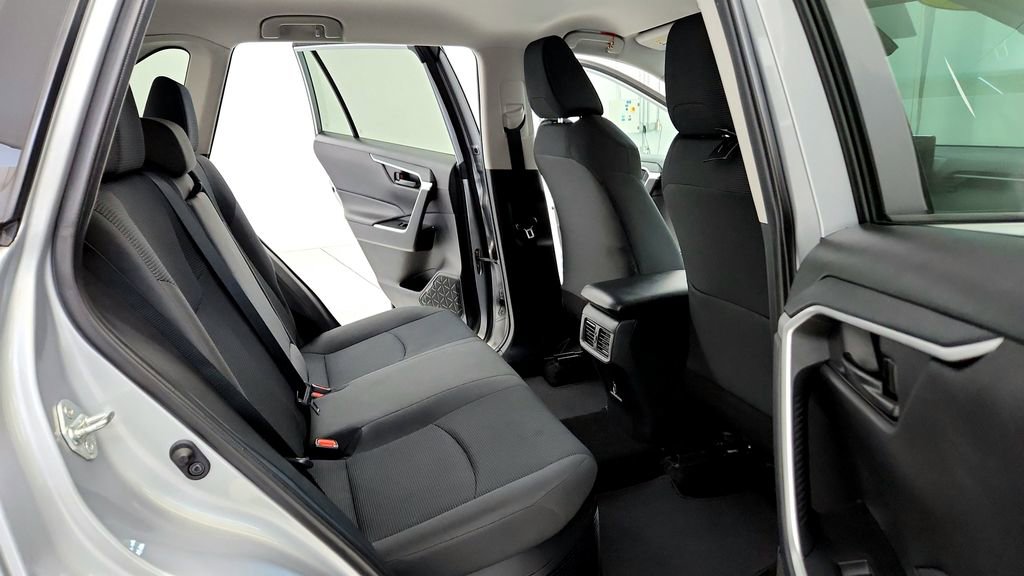 Certified 2021 Toyota RAV4 LE w/ Carpet Mat Package (TMS) AWD/4WD image 18