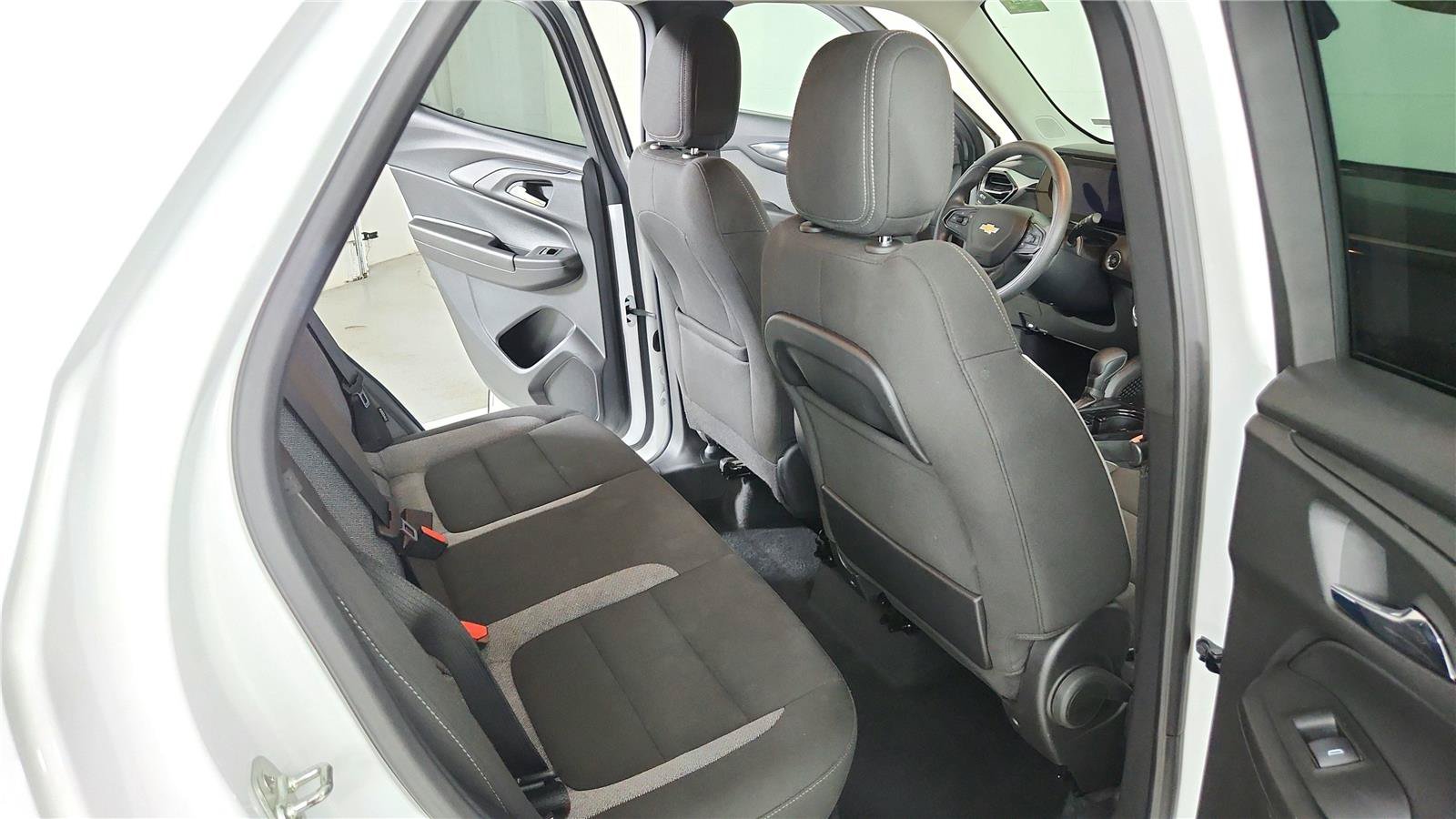 Used 2025 Chevrolet TrailBlazer LT FWD image 24
