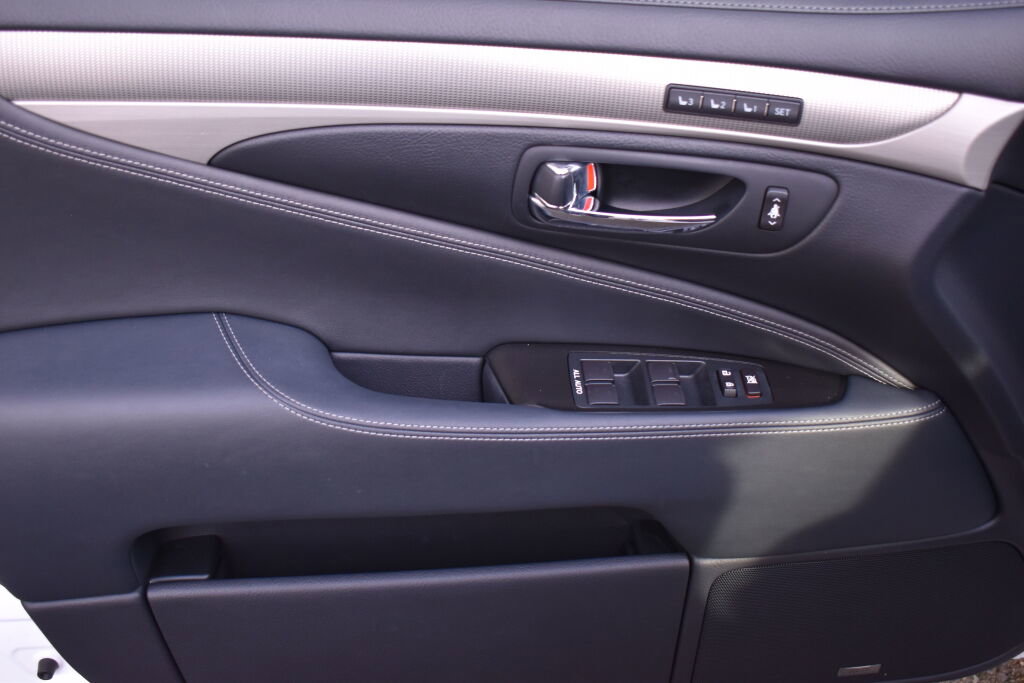 Used 2014 Lexus LS 460 AWD image 18