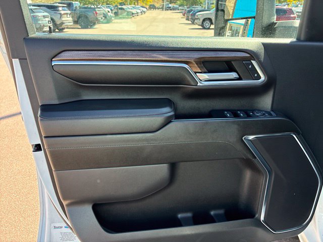 Used 2024 Chevrolet Silverado 2500 LT AWD/4WD image 16