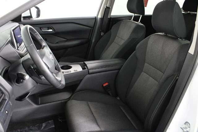 Certified 2025 Nissan Rogue SV image 19