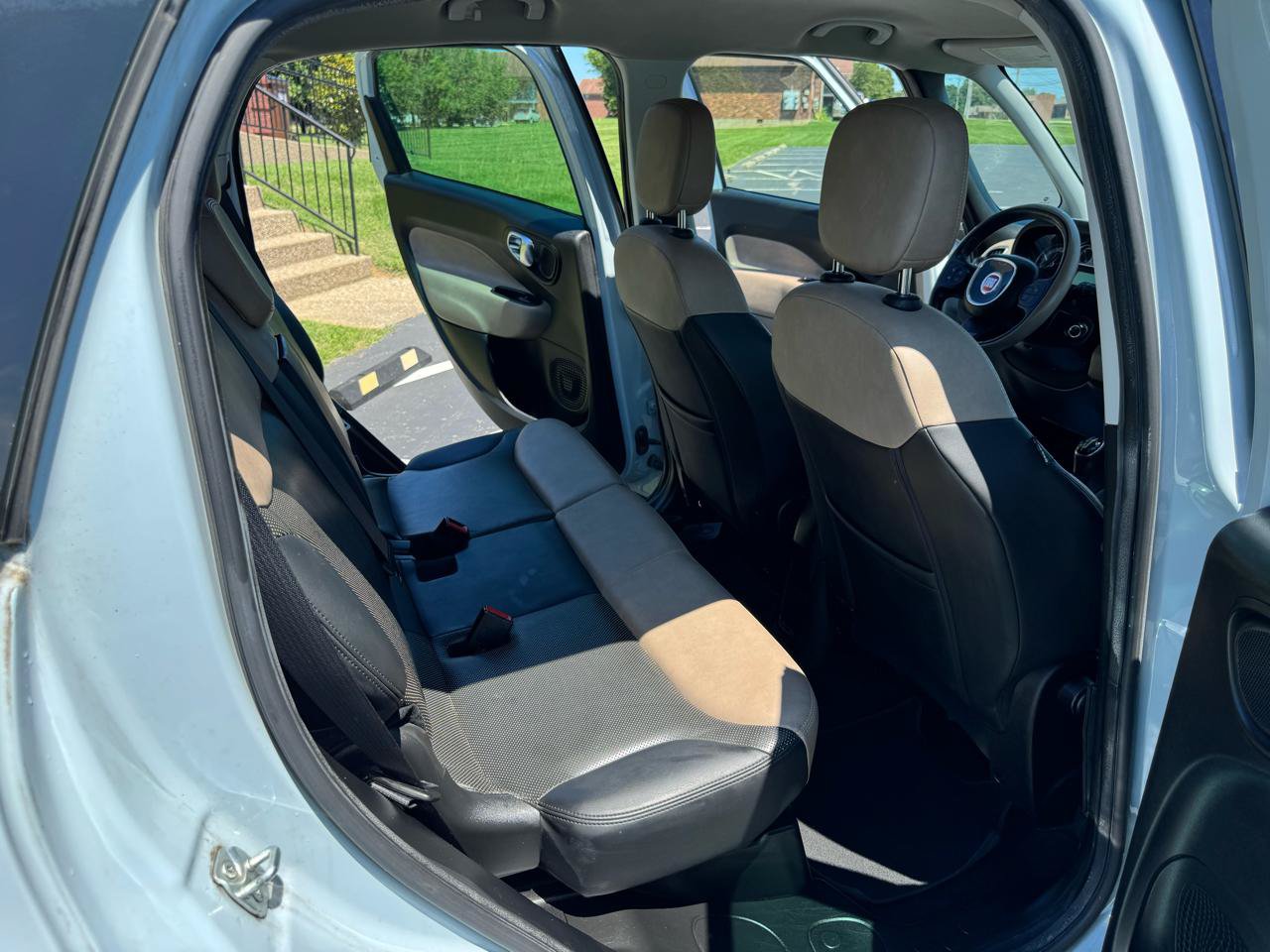 Used 2014 FIAT 500L Lounge FWD image 25