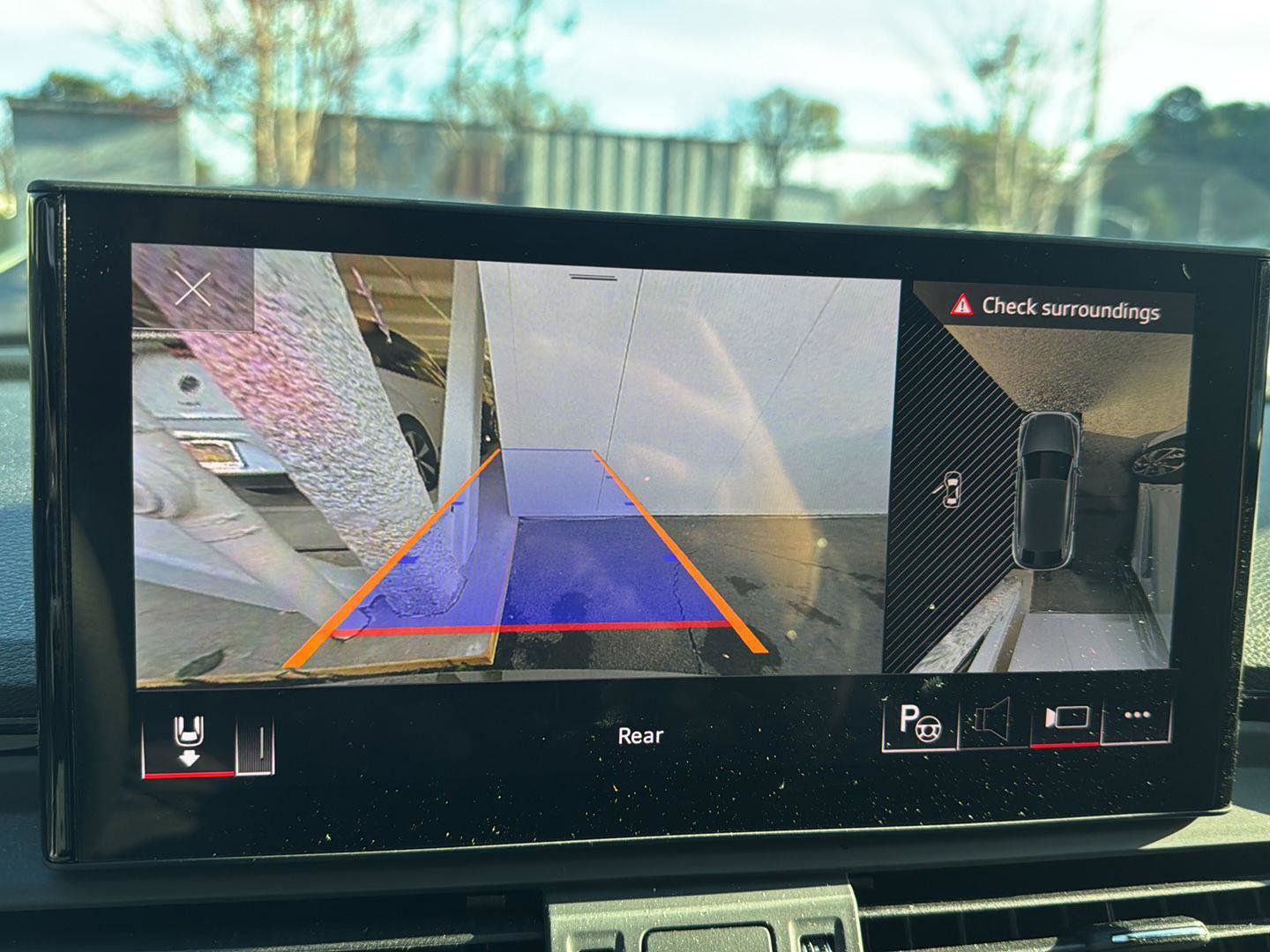 Used 2024 Audi SQ5 Prestige image 12