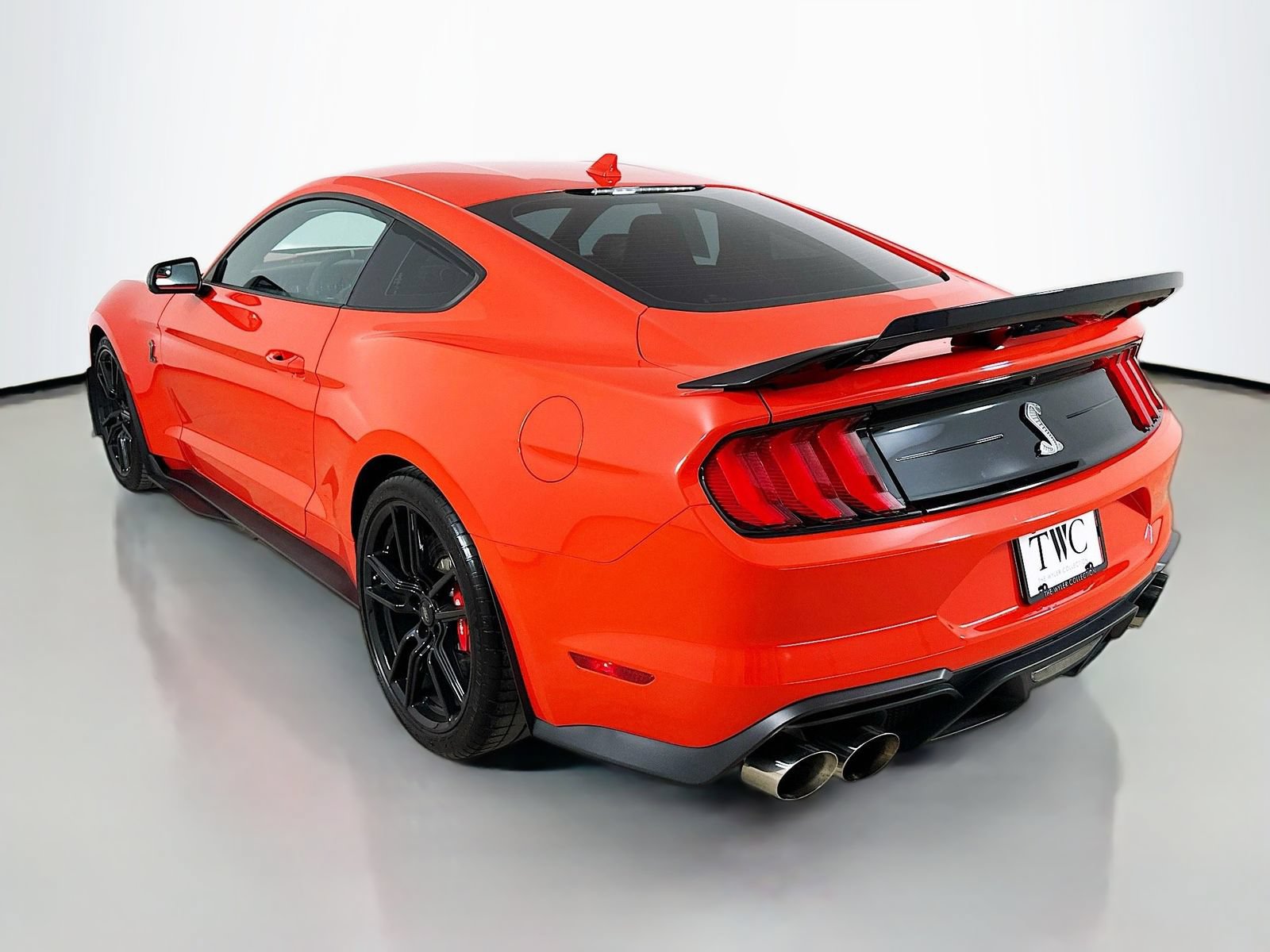 Used 2022 Ford Mustang Shelby GT500 w/ Handling Package RWD image 7