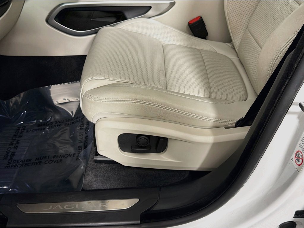 Certified 2026 Jaguar F-PACE R-Dynamic S AWD/4WD image 20