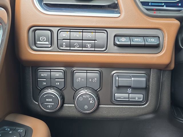 Used 2024 Chevrolet Tahoe High Country AWD/4WD image 29