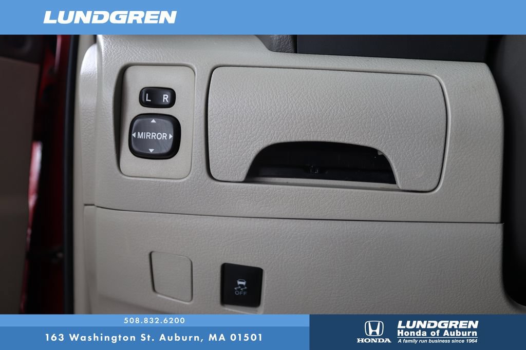 Used 2010 Toyota Camry LE FWD image 25