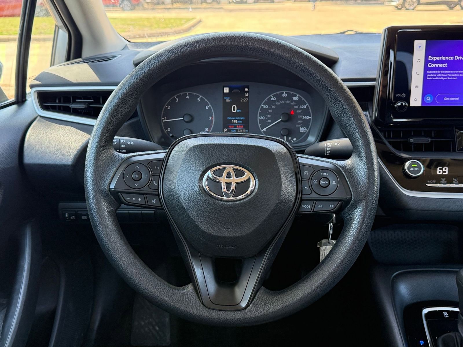 Used 2025 Toyota Corolla LE image 28