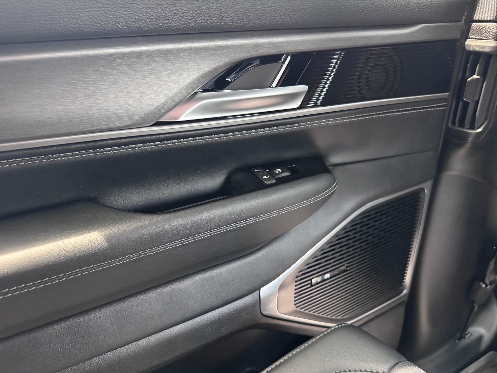 New 2025 Jeep Wagoneer Series II image 31