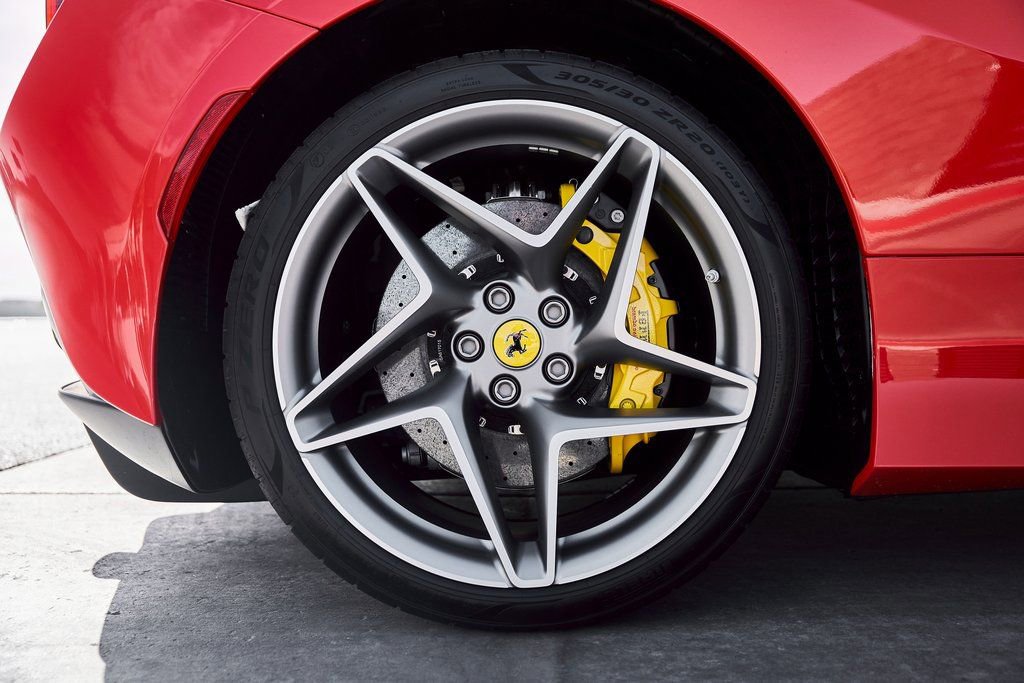 Used 2022 Ferrari F8 Tributo image 32