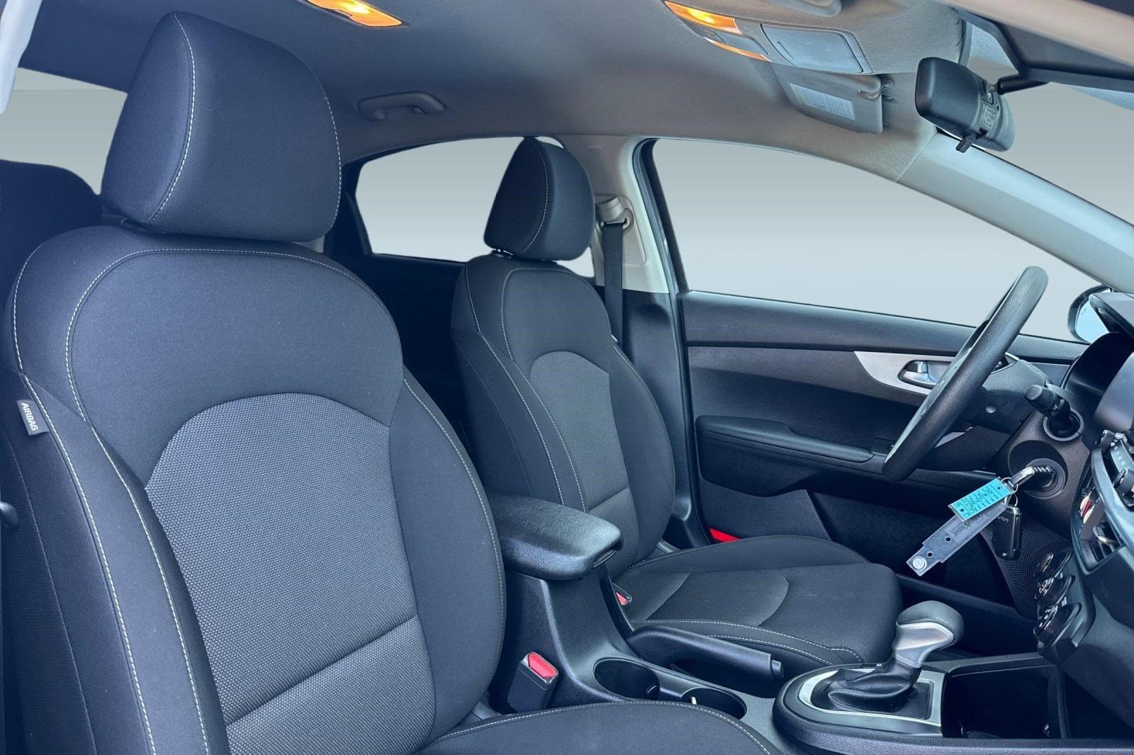 Used 2023 Kia Forte LXS w/ LXS Technology Package FWD image 30