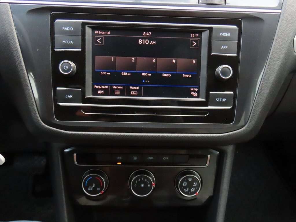 Used 2018 Volkswagen Tiguan S image 24