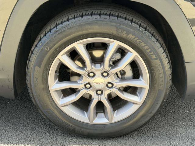 Used 2023 GMC Terrain SLT w/ Tech Package AWD/4WD image 9
