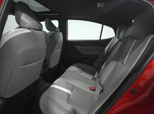 Used 2025 Toyota Camry SE w/ Convenience Package FWD image 7